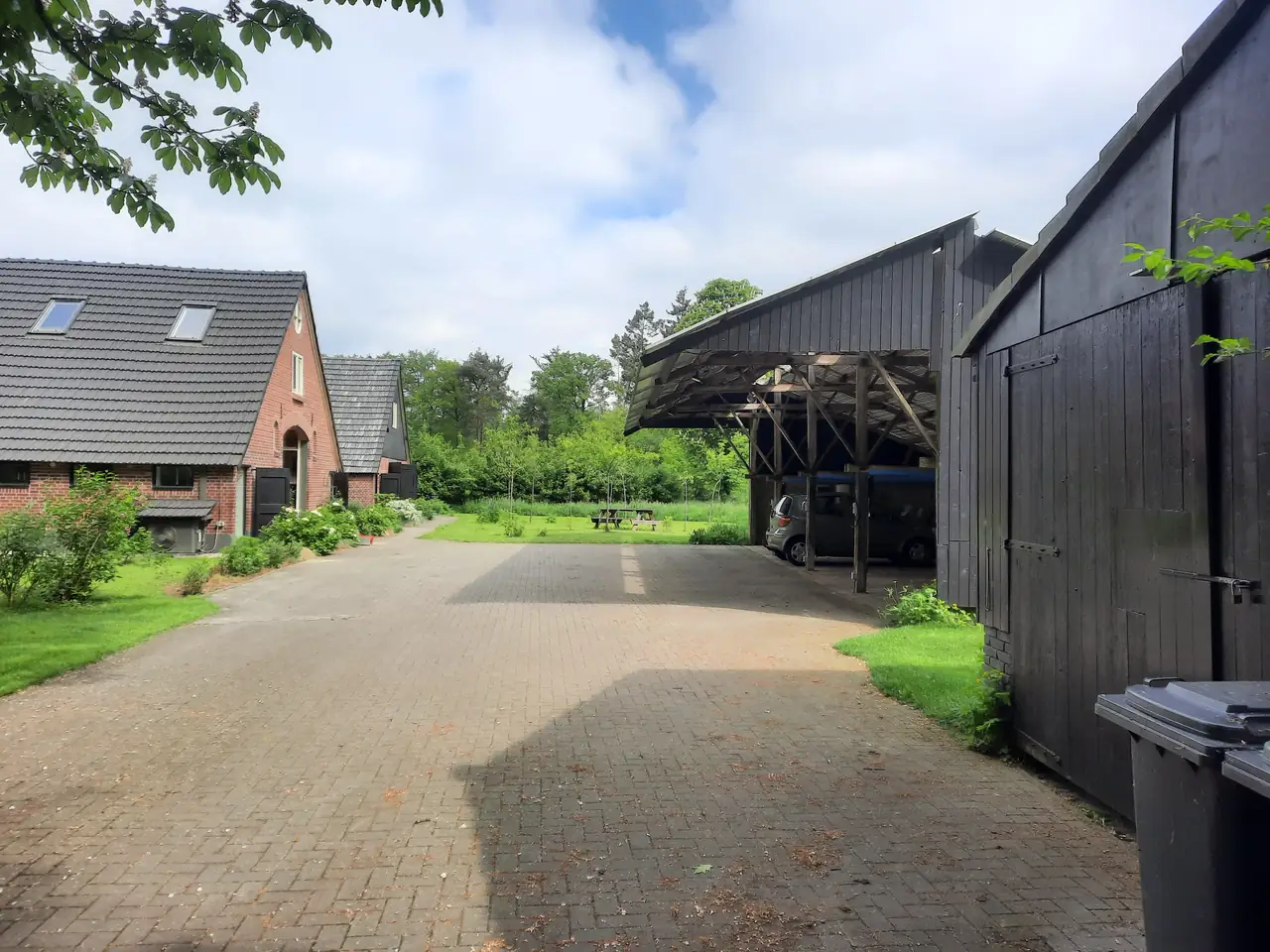 Erf met schuur